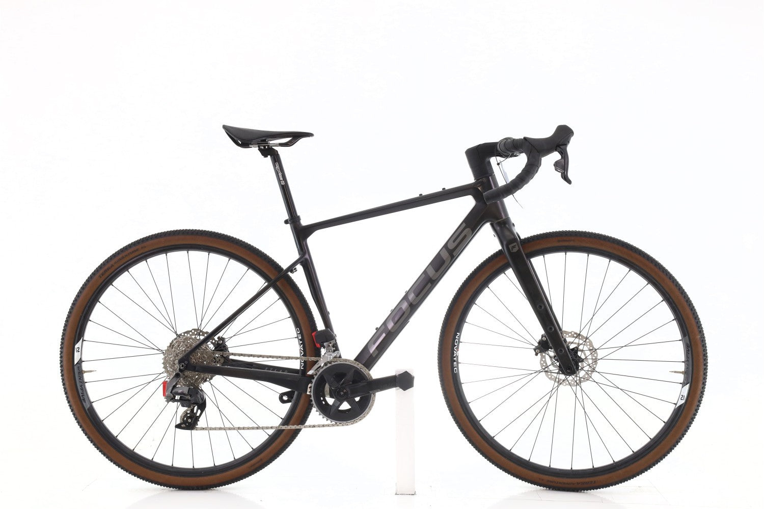 Focus Atlas 2024 - SRAM Rival AXS 2x12sp - Novatec 25